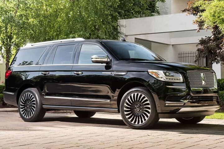 Luxury SUV Sedan 5-6 Passengers